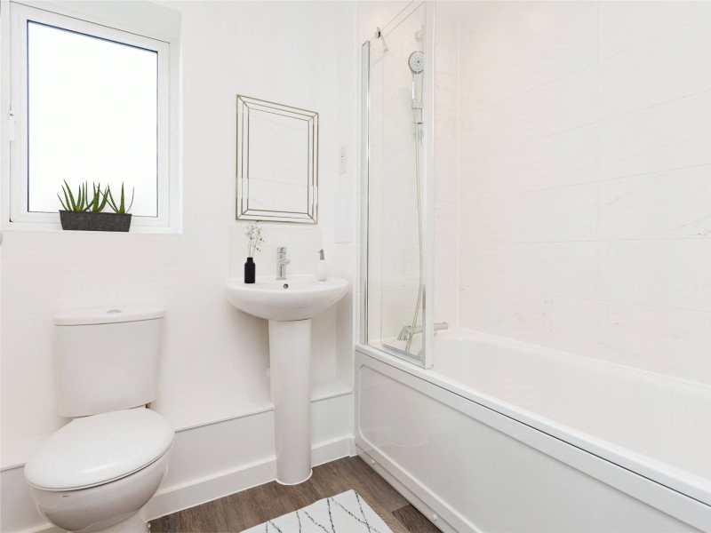The photo of the bathroom image shown is a CGI dressed representation, taken in an actual apartment at Kilnwood Vale