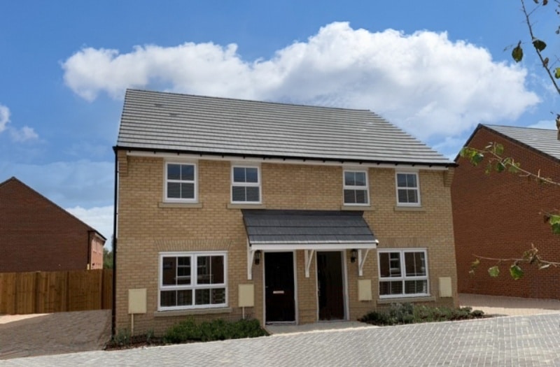 Exterior photo of a three bedroom house that represents a similar style to the specifications at Eaton Leys Buckinghamshire