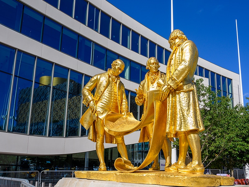 Pioneers Of The Industrial Revolution, golden statue, Birmingham