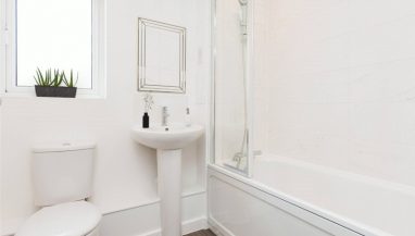 The photo of the bathroom image shown is a CGI dressed representation, taken in an actual apartment at Kilnwood Vale