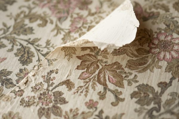 Peeling wallpaper