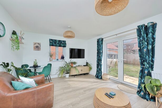 2 George Close